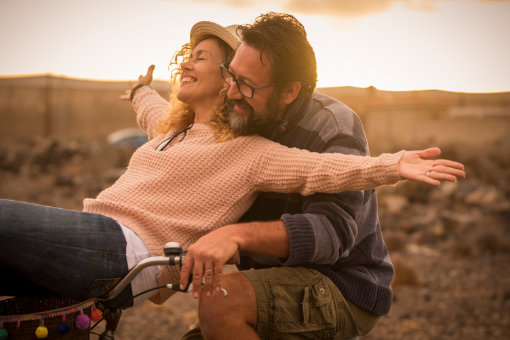 Soins ostéopathiques adaptés pour les adultes de tous âges.